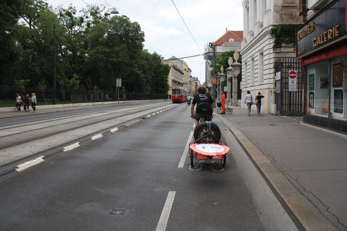 Cyclehack-Vienna-2016_Non-Overtaking-Sign_C_Ulrich Leth_04