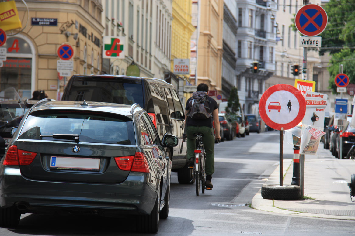 Cyclehack-Vienna-2016_Non-Overtaking-Sign_C_Ulrich Leth_06